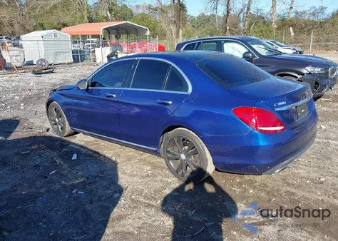 2017 Mercedes-Benz C 300 z USA, uszkodzony, nr VIN 55SWF4JB6HU192469